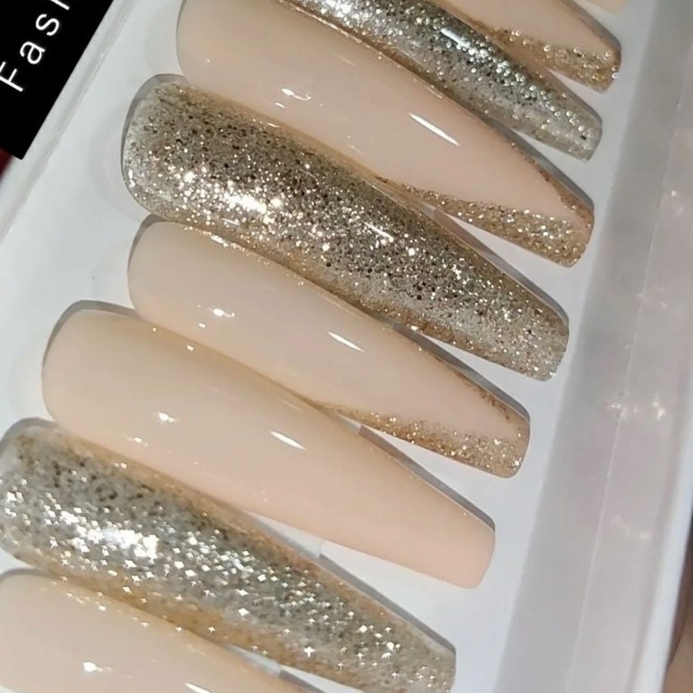 Press on nails